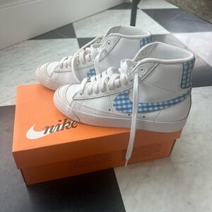 Women’s 5.5 Blue White University Blue Gingham Nike Blazers
